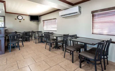 Photo 3 - Super 8 by Wyndham Amarillo Central TX