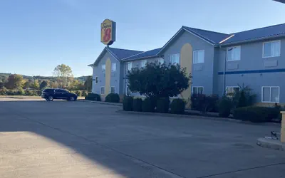 Super 8 by Wyndham Martinsville