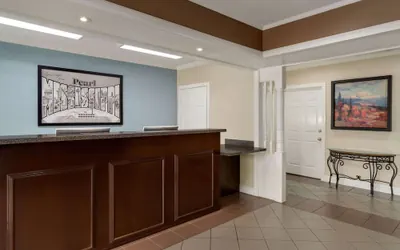 Photo 4 - Super 8 by Wyndham Pearl/Jackson Airport