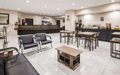 Photo 4 - SureStay Hotel by Best Western Orange