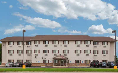 Photo 2 - Super 8 by Wyndham Mason City