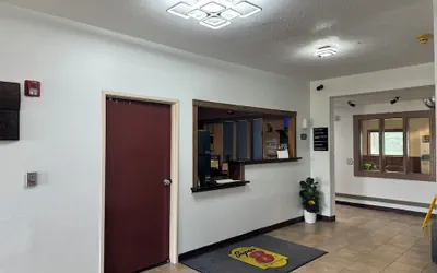 Photo 3 - Super 8 by Wyndham Mason City