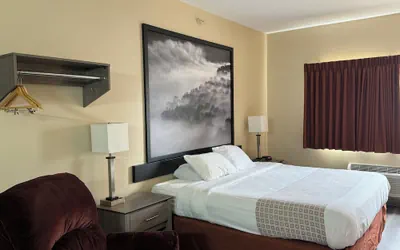 Photo 5 - Super 8 by Wyndham Mason City