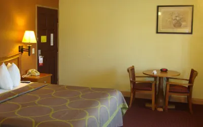 Photo 4 - Super 8 by Wyndham Azusa