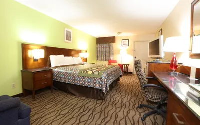 Photo 2 - Dexter Inn