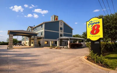 Super 8 by Wyndham Pasadena