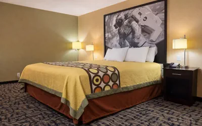 Photo 5 - Super 8 by Wyndham Pasadena
