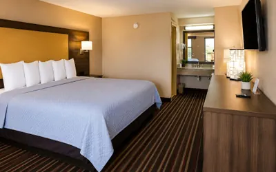Photo 3 - Legacy Inn Sumner