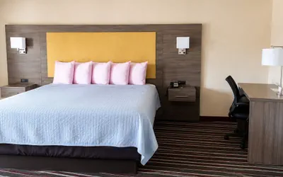 Photo 5 - Legacy Inn Sumner