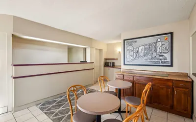 Photo 3 - Super 8 by Wyndham Commerce