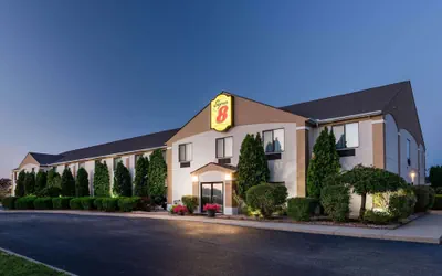 Photo 2 - Super 8 by Wyndham Goshen