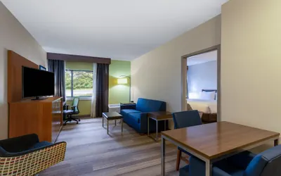 Photo 4 - Holiday Inn Express Hotel & Suites Philadelphia – King of Prussia by IHG