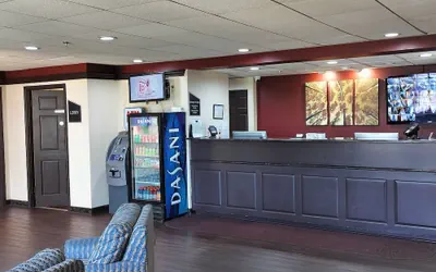 Photo 4 - Red Roof Inn Lancaster