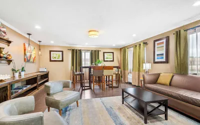 Photo 4 - Best Western Gateway Inn