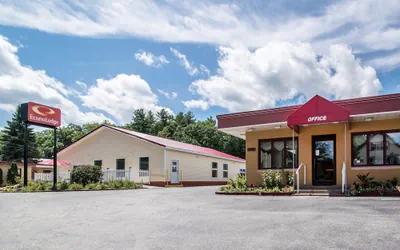 Photo 2 - Econo Lodge Brattleboro South