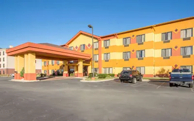 Photo 2 - Quality Inn & Suites MidAmerica Industrial Park Area