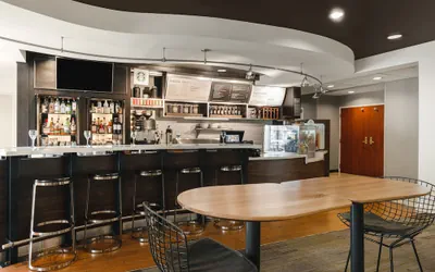 Photo 2 - Courtyard by Marriott El Paso Airport