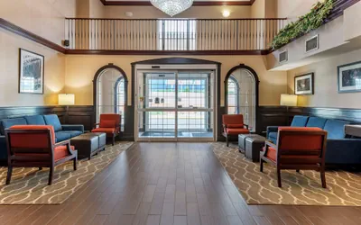 Photo 4 - Comfort Suites Newark - Harrison