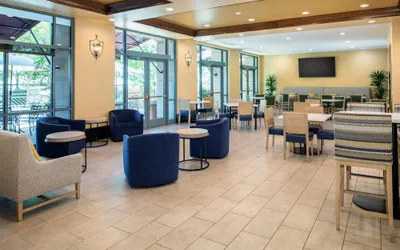 Photo 3 - Embassy Suites by Hilton Sacramento Riverfront Promenade