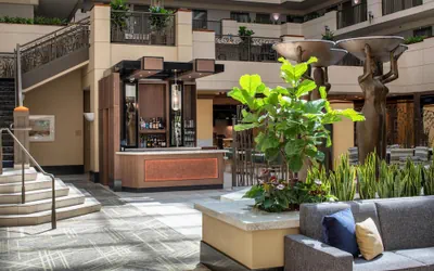 Photo 4 - Embassy Suites by Hilton Sacramento Riverfront Promenade