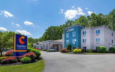 Photo 2 - Comfort Inn & Suites Saratoga Springs