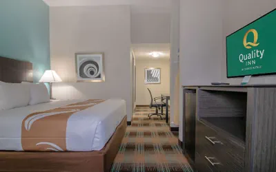 Photo 5 - Quality Inn Roseville-Detroit North