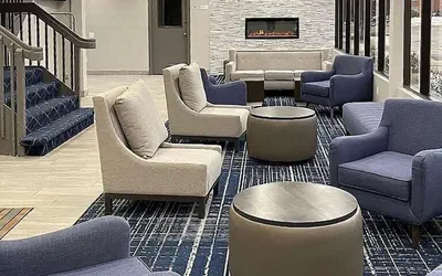 Photo 3 - Quality Inn Roseville-Detroit North