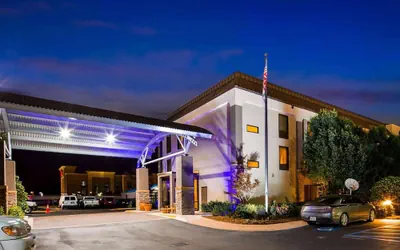 Photo 2 - Days Inn by Wyndham Laurel MS