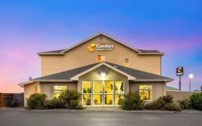 Photo 2 - Comfort Inn & Suites Redwood Country