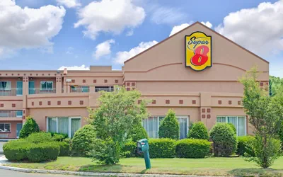 Photo 2 - Super 8 by Wyndham Milford/New Haven