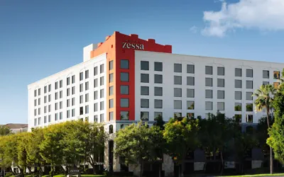 Photo 2 - Hotel Zessa Orange County Airport, a DoubleTree by Hilton