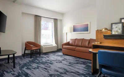 Photo 4 - Fairfield Inn & Suites Newark Liberty International Airport
