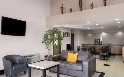 Photo 4 - Travelodge by Wyndham Tucson AZ