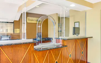 Photo 4 - Travelodge by Wyndham Silver Spring