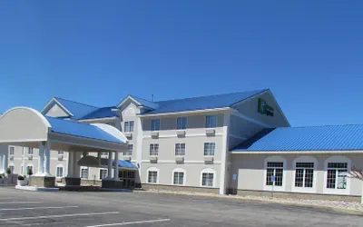 Photo 2 - Holiday Inn Express Hotel & Suites Cadillac by IHG