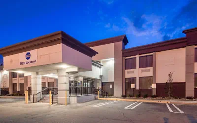 Best Western Paramus Hotel & Suites