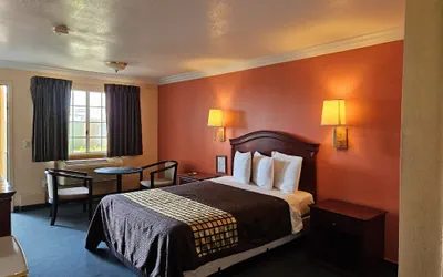 Photo 2 - Aerospace Inn