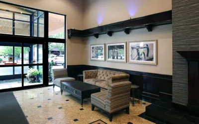 Photo 2 - Oxford Suites Downtown Spokane