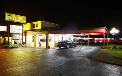 Photo 3 - Woodland Inn