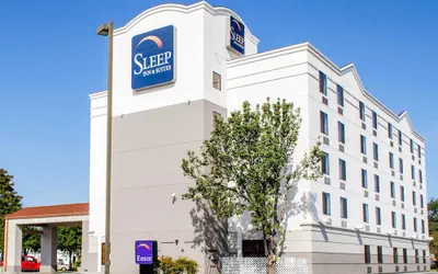 Photo 2 - Sleep Inn & Suites Metairie - New Orleans West