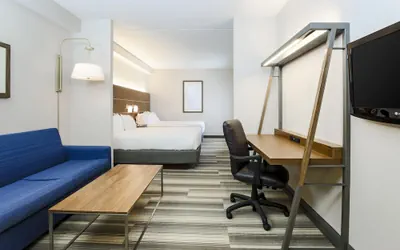 Photo 3 - Holiday Inn Express Philadelphia NE - Langhorne by IHG