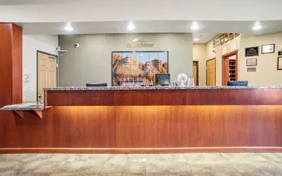 Photo 3 - Elevation Inn & Suites, Trademark Collection by Wyndham
