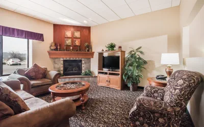 Photo 4 - Elevation Inn & Suites, Trademark Collection by Wyndham