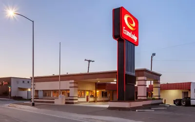 Photo 2 - Econo Lodge Clovis