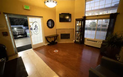 Photo 4 - Mid City Inn and Suites