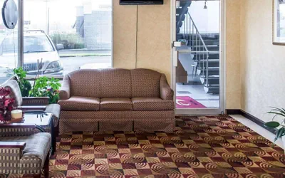 Photo 3 - Economy Inn & Suites