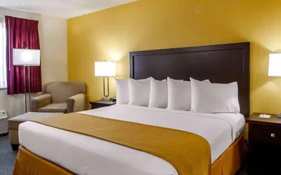 Photo 2 - Quality Inn & Suites Springfield - Eugene North
