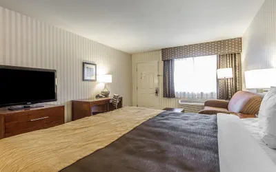Photo 2 - Quality Inn Half Moon Bay/Miramar Beach