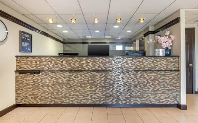 Photo 5 - SureStay Hotel by Best Western East Brunswick