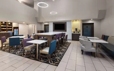 Photo 3 - La Quinta Inn & Suites by Wyndham North Orem
